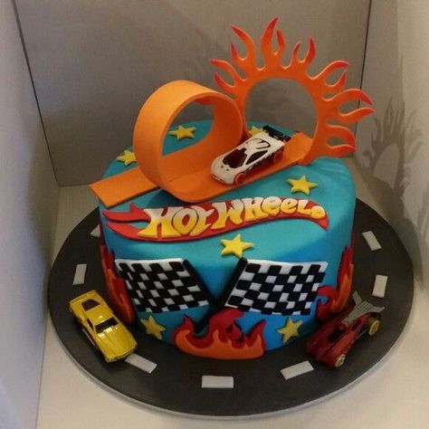 1000+ ideas about Hot Wheels Cake on Pinterest | Hot Wheels ... Wheels Cake, Bolo Hot Wheels, Hot Wheels Cake, Wheel Cake, Hotwheels Birthday Party, Hot Wheels Party, Hot Wheels Birthday, Race Car Birthday Party, Car Party