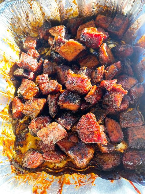 Pork Country Style Rib Burnt Ends (5 Simple Steps for Juicy Caramelized Meat Candy) - Simply Meat Smoking Crockpot Burnt Ends, Pork Burnt Ends, Smoked Pork Recipes, Boneless Pork Ribs, Meat Candy, Bbq Pork Recipes, Strip Steak Recipe, Country Style Pork Ribs, Smoked Pork Ribs