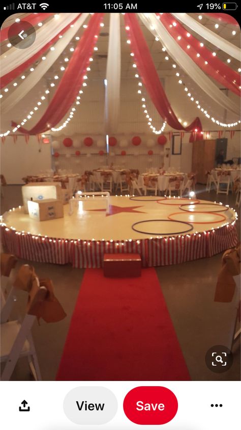 Circus Themed Party Decorations, Birthday Circus Theme Decoration, Circus Party Entrance, Circus School Decorations, Circus Theme Quinceanera, Circus Themed Halloween Decorations, Circus Themed Prom, Vintage Circus Party Decorations, Circus Carnival Party Decoration