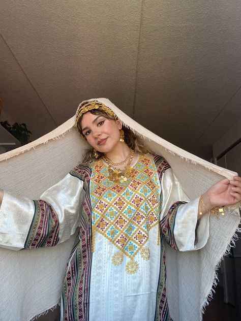 Syrian Clothes Traditional, Syria Traditional Dress, Syrian Traditional Dress, Traditional Syrian Clothing, Syria Clothes, Syrian Dress, Syrian Aesthetic, Syrian Clothing, Syrian Culture