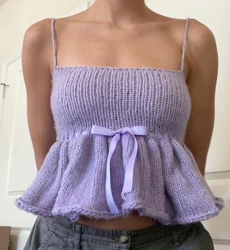 Knitted Camisole, Knit Top Patterns, Bow Crop Tops, Vest Tops, Top Streetwear, Knitted Tops, Lace Bows, Summer Knitting, Crochet Fashion