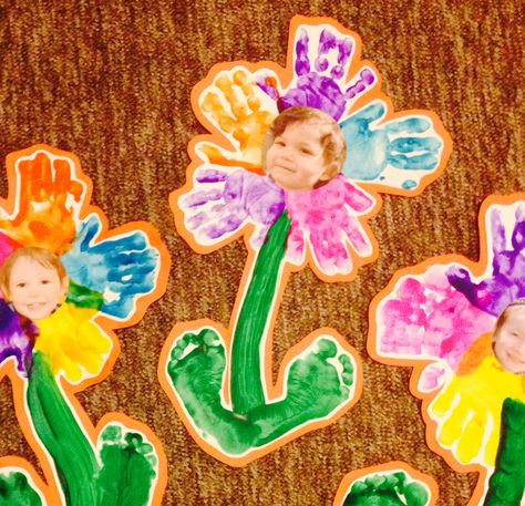 Preschool flower project (handprints, footprints, flower, spring, Shavuos, Shavuot, Jewish holiday, paint, kids) Creative Art Ideas, Preschool Creative Art, Spring Crafts Preschool, Crafts Preschool, Spring Preschool, Spring Crafts For Kids, Flower Craft, Mothers Day Crafts For Kids, Handprint Crafts