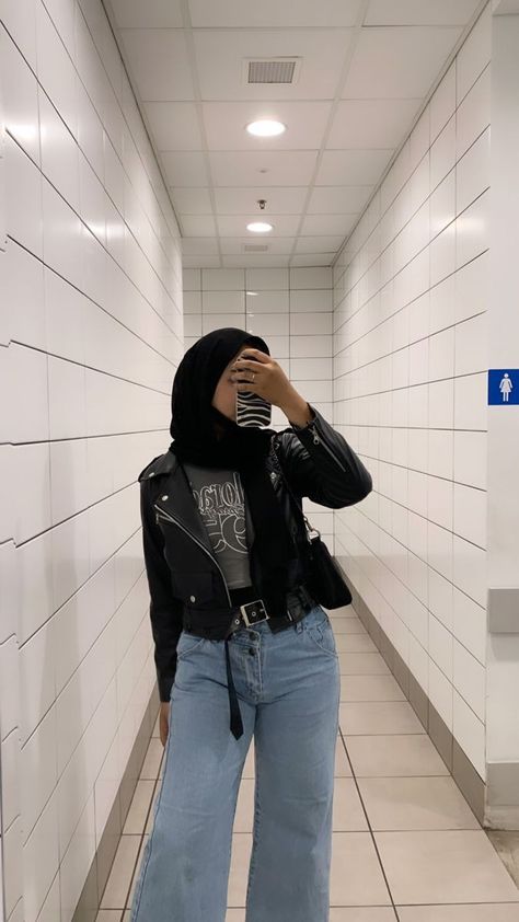 Outfit Hijab Ideas, Black Hijab, Casual Hijab Outfit, Hijabi Outfits Casual, Leather Jacket Style, Everyday Fashion Outfits, Leather Jacket Outfits, Hijabi Outfits, Outfit Hijab