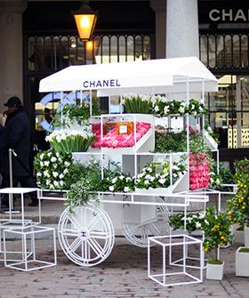 Chanel Opens the World�s Most Beautiful Flower Stall � For Three Days, Only #Refinery29 Bohol, Bread Store, Flower Stall, Chanel Flower, Flower Truck, Flower Cart, Florist Shop, The Secret Garden, Flower Stands