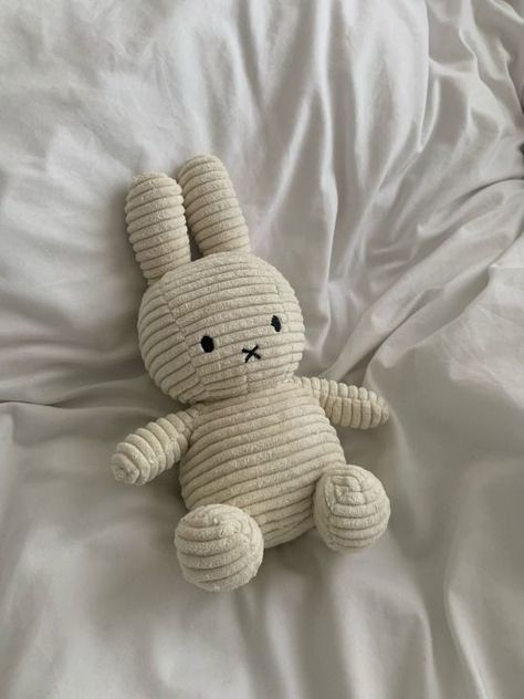 Creative Profile Picture, Kawaii Plushies, Cute Home Decor, Cute Stuffed Animals, Bunny Girl, Cute Plush, Funny Animal Pictures, Softies, Cute Photos