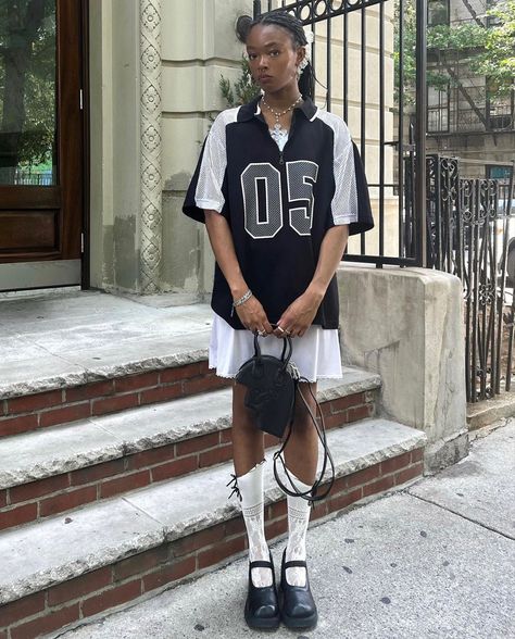 Soccer Jersey Outfit, Thigh High Stockings And Tights, Modest Summer Outfits, Streetwear Fits, Jersey Skirt, Jersey Outfit, Concert Fits, Hip Hop Outfits, Fashion Photography Editorial