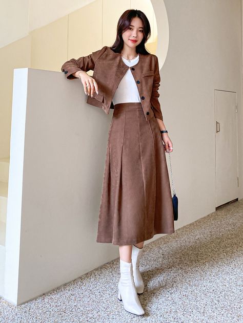 Modest Skirt And Top Outfits, Long Skirt Outfits With Jacket, Long Skirt And Jacket Outfit, Formal Brown Outfit, Long Skirt Outfits Formal, Dress With Jacket Outfit Formal, Long Skirt Formal Outfit, Brown Formal Outfit, Elegant Long Brown Skirt