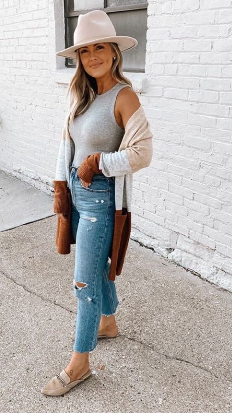 October Fashion 2023, Young Mom Outfits Summer, Young Mom Fashion, Brim Hat Outfit, Young Mom Outfits, Young Mom Style, Natural Outfits, Amanda West, Street Style Summer Outfits