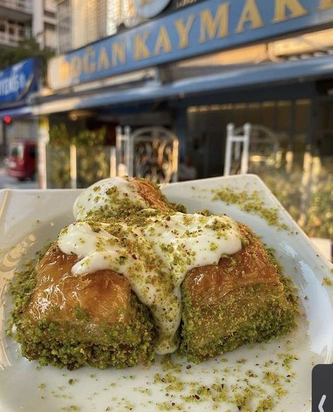 Turkish Desserts, Food Babe, Food Goals, Turkish Recipes, Baklava, Food Obsession, Cafe Food, Pretty Food, Food Cravings