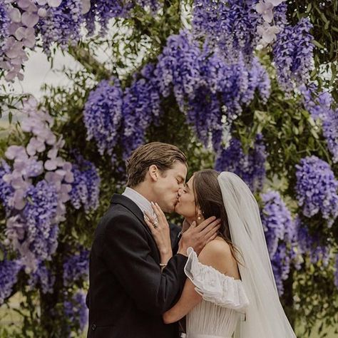 Taylor Hill Wedding, Hanna Peterson, Vogue Weddings, Tessa Bailey, Vintage Garden Parties, Hill Wedding, Vogue Wedding, When I Get Married, Taylor Hill