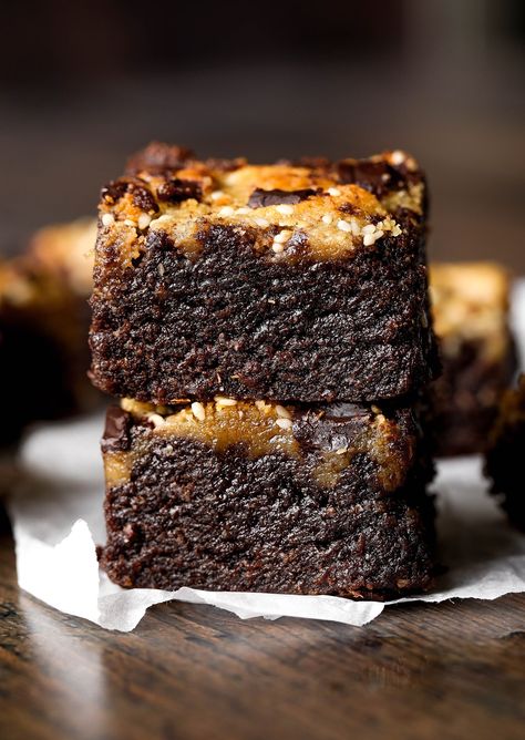 Vegan Tahini Brownies Refined Sugar Free Brownies, Tahini Brownies, Vegan Gluten Free Brownies, Sugar Free Brownies, Dairy Free Brownies, Plant Based Desserts, Desserts Vegan, Gluten Free Brownies, Gf Desserts