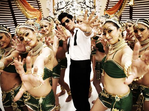 Chammack Challo Ra One Shahrukh Khan, Ra One, Chammak Challo, Love Tv Series, Shah Rukh Khan Movies, Srk Movies, Aditya Chopra, Movie Synopsis, Yash Raj Films