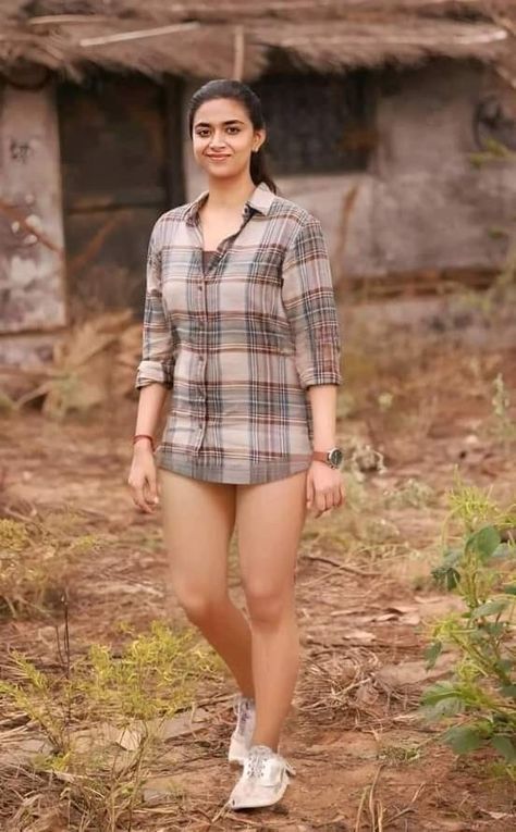 Keerthy Suresh Hot Thighs, Desifakes Photos, 90s Indian Actresses, Kirti Suresh, 90s Bollywood Fashion, Keerthi Suresh, Keerthy Suresh, Regular People, Hot Women Dress