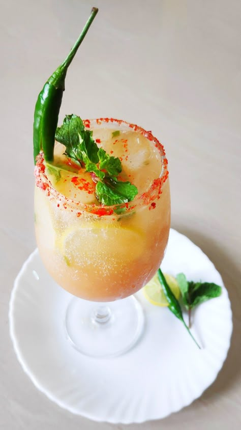 Guava Punch, Guava Mocktail Recipe, Indian Mocktail Recipe, Guava Mocktail, Summer Juice Recipes, Veg Starter Recipes, Guava Drink, Summer Juice, Guava Recipes