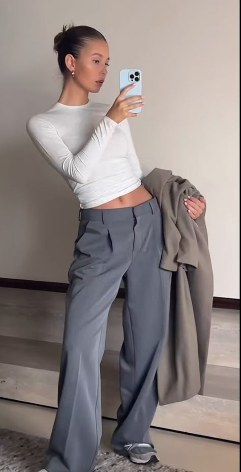 Grey Dress Pants Outfit, Tailored Pants Outfit, Every Other Thursday, Slacks Outfit, Grey Pants Outfit, Pants Outfit Work, Dress Pants Outfits, Summer Office Outfits, Trouser Outfit