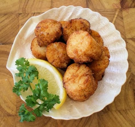 Sauteed Scallops, Seafood Scallops, Fried Scallops, Scallops Recipe, Sea Scallops, Shellfish Recipes, Scallop Recipes, Tartar Sauce, Deep Fryer