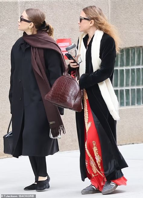 Ashley Olsen Fashion, Mary Kate Olsen Style, Ashley Olsen Style, Ashley Mary Kate Olsen, Olsen Fashion, Olsen Twins Style, Olsen Sister, Kate Olsen, Mary Kate Ashley