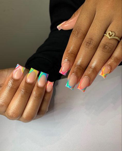 Cute Summer Nails Black Women, Colorful Vacation Nails Acrylic, Colorful French Tip Designs, Cute Short Vacation Nails, Short Acrylic Nails Summer Colors, Vacation Nail Ideas Short, Vacation Nail Set, Summer Acrylic Nails Black Women, Summer Nail Inspo Black Women