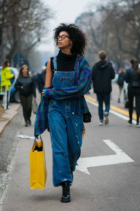 How to Wear Overalls in 8 Outfits | Who What Wear Overalls Outfit Fall, Jean Overall Outfits, Overalls Outfit Winter, Overalls Outfit Aesthetic, Black Overalls Outfit, Styling Overalls, Denim Overalls Outfit, Overalls Outfits, Style Overalls