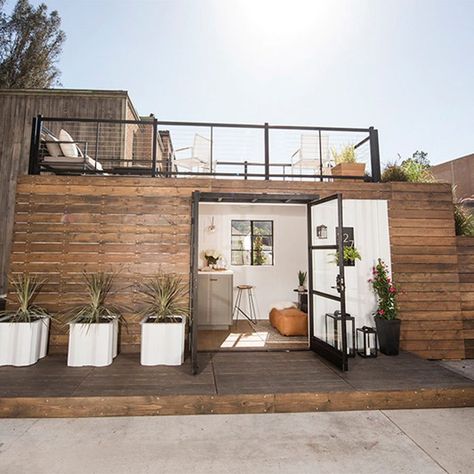 Container Tiny House, Container Home Designs, Tiny House Swoon, Tiny House Exterior, House Design Pictures, Tiny House Listings, Casa Container, Shipping Container House, Garden Architecture