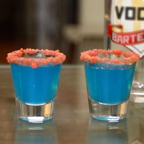 Lime Cocktail Recipes, Kamikaze Shot, Blue Kamikaze, Fruity Shots, Sweet Drinks Recipes, Vodka Recipes Drinks, Shooter Recipes, Candy Cocktails, Citrus Cocktails