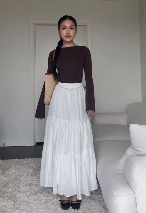 Conservative Skirt Outfit, Long Black And White Skirt Outfit, Long Flowy Skirt Outfit Winter, Fall Flowy Skirt Outfit, Long Flowy Skirt Outfit Fall, Spring Modest Outfits For Church, Long White Skirt Outfit Modest, Fall Maxi Skirts, Modest Fashion Capsule Wardrobe