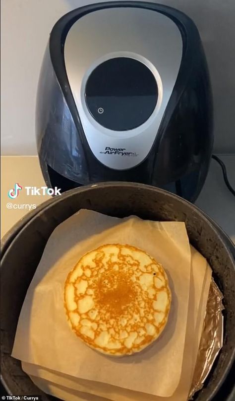 Air Fryer Crepes, Cooking Air Fryer, Air Fried Pancakes, Breakfast In The Air Fryer, Air Fryer Pancakes, Airfryer Recipes Breakfast, Breakfast In Air Fryer, Pancakes In Air Fryer, Easy Air Fryer Breakfast Recipes