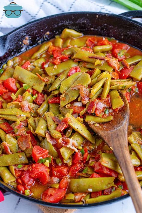 Green Bean With Tomatoes Recipes, Roma Green Bean Recipes, Italian Green Beans Crockpot, Italian Flat Beans, Flat Beans Recipe Italian, Green Bean Recipes Italian, Italian Style Green Beans Recipe, Fresh Italian Green Beans Recipe, Italian Green Beans And Potatoes