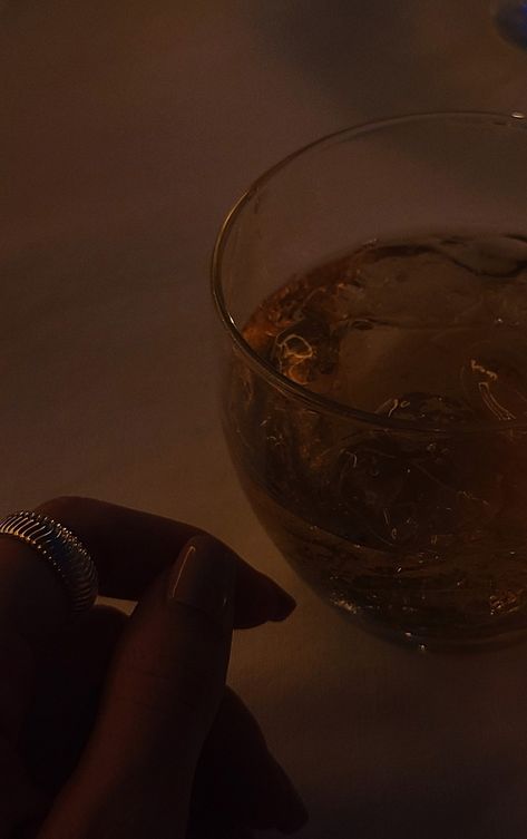 whiskey on the rocks - aesthetic  - drinks - ice cubes - jewelry - ring Whiskey Glasses Aesthetic, Glass Of Alcohol Aesthetic, Women And Whiskey, Whiskey On The Rocks Aesthetic, Drinking Whiskey Aesthetic, Old Fashioned Drink Aesthetic, Glass Of Whiskey Aesthetic, Whiskey Girl Aesthetic, Whiskey Sour Aesthetic