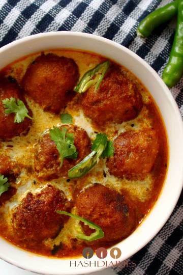 Kachkolar Kofta Curry #recipes - bengali vegetarian food Kofta Curry Recipe, Mutton Recipe, Bengali Recipes, Veg Recipes Of India, Kofta Curry, Kofta Recipe, Veg Curry, Indian Dinner, Healthy Indian Recipes