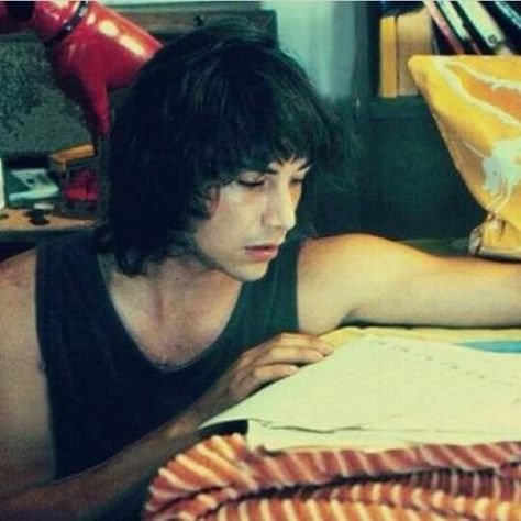 Young Keanu Reeves Keanu Reeves, Bed