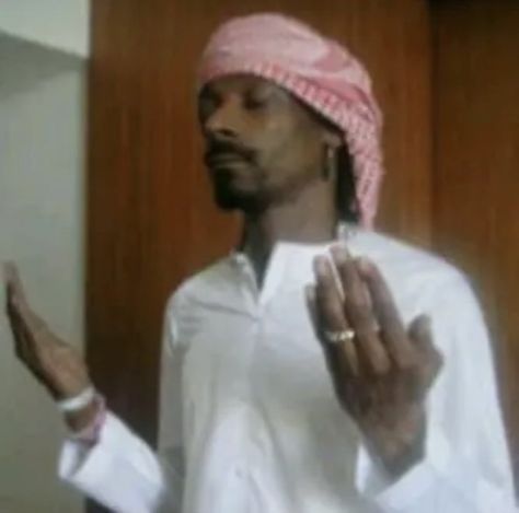 Snoop dog muslim Spam Page Pfp, Instagram Spam Pfps, Snoop Dogg Funny, Spam Photos, Spam Pfps, Muslim Meme, Pfp Wallpapers, Spam Pics, Tupac Photos