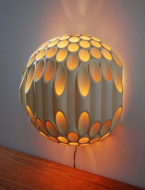 pvc pipe amazing lamp idea Pvc Pipe Crafts, Pvc Pipe Projects, Tube Lamp, Pvc Projects, Diy Lampe, Creative Lamps, Bamboo Crafts, Pipe Lamp, Cool Ideas