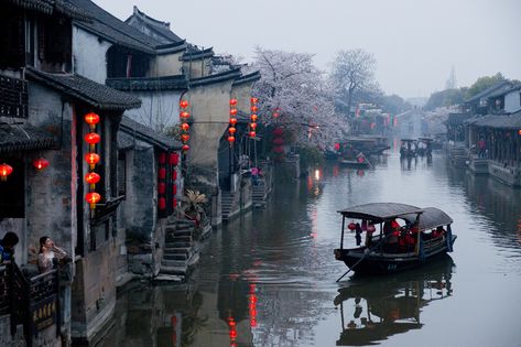 Sakura in Xitang, China - Xianyi Shen, Flickr Red Lanterns, Chinese Architecture, Learn Chinese, Art Japonais, Foto Art, China Travel, Ancient China, Ancient Architecture, Places Around The World