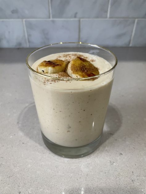 Broiled Banana Shake Easy Milkshake, Easy Holiday Desserts, Banana Shake, 5 Ingredient Dinners, Cereal Snacks, Lemon Garlic Chicken, Banana Milkshake, Buy Cookies, Bananas Foster