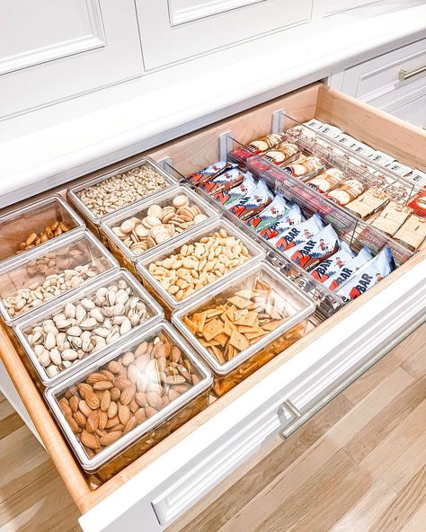 Snack Drawer, Desain Pantry, Pantry Organisation, Kabinet Dapur, House Organisation, تصميم للمنزل العصري, Kitchen Organization Pantry, Kitchen Pantry Design, Kitchen Organisation