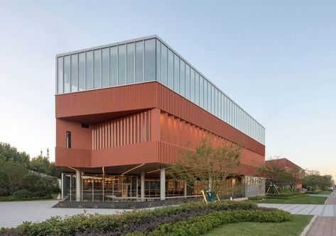 Corner Architecture Building, Corner Building Design, University Exterior Design, Brick And Metal Facade, Building Corner, Perspective View, Facade Panel, Modern Factory, Facade Architecture Design