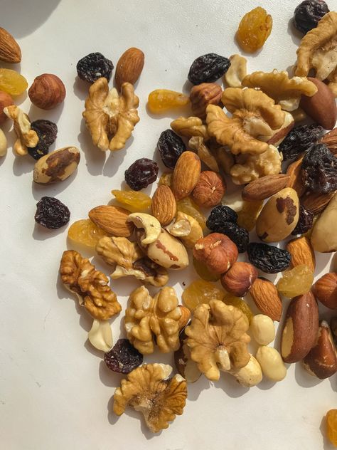 Walnut Aesthetic Nut, Nuts Aesthetic Food, Dry Fruits Aesthetic, Nut Aesthetic, Nuts Aesthetic, Breakfast At Work, Healthy Food To Eat, Nuts And Berries, Food Core