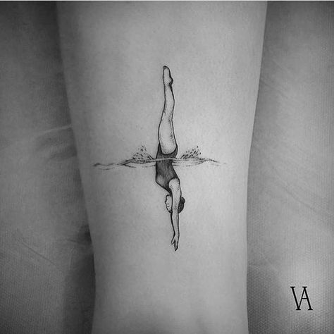 40 Cool Hipster Tattoo Ideas You'll Want to Steal | Inspirationfeed Diver Tattoo, Swimming Tattoo, Tattoo Diy, Artistic Ideas, Hawaiian Tattoo, Disney Tattoo, Diy Tattoo, Tattoo Life, Disney Tattoos