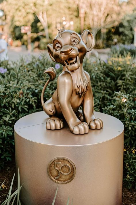 Disney Statues, Sticker Board, Disney Best Friends, Snoopy Birthday, Disney College, Tema Disney, Disney Photo Ideas, Disney Gold, Disney Birthday Party