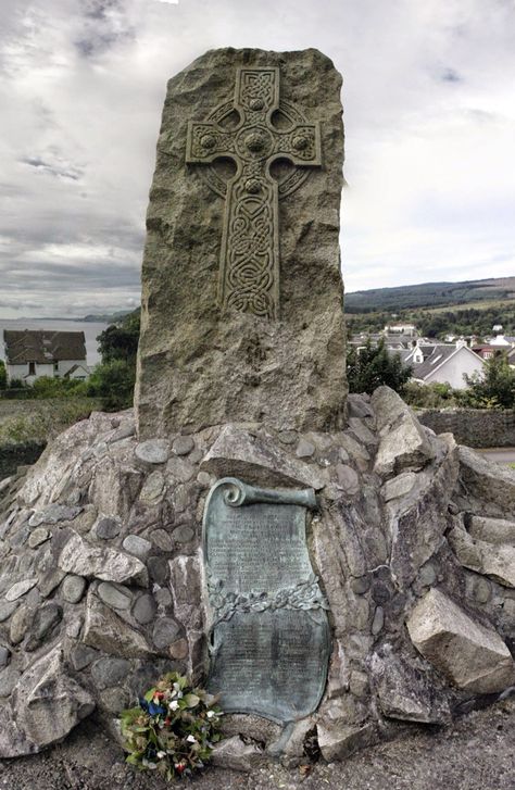 Clan Lamont Memorial, Dunoon, Scotland Clan Lamont, Dunoon Scotland, Celtic Crosses, Beautiful Scotland, Scotland History, Great Scot, Scotland Forever, Scotland Highlands, Scottish Castles