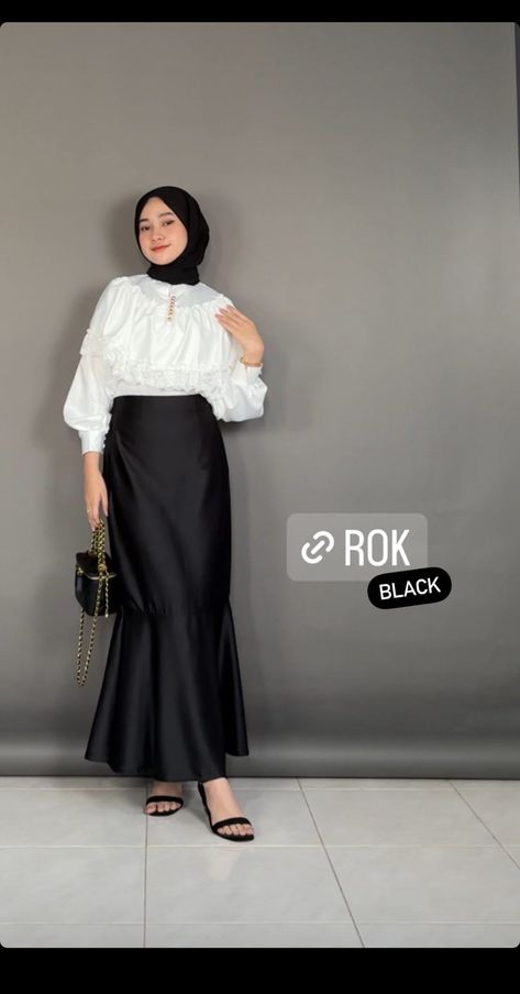 #monokrom#rok#skirt#duyung#kondangan#inspirasioktd#hijabers Outfit Rok Hitam, Outfit Kondangan Casual Hijab, Dress Kondangan Modern Hijab, Outfit Kondangan Casual Non Hijab, Outfit Kondangan Simple Hijab, Kondangan Casual Hijab, Dress Kondangan Modern, Outfit Kondangan Casual, Kondangan Casual