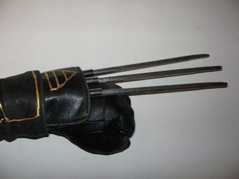 Picture of Retractable claws (equipment) Cosplay Claws, Wolverine Claws Tattoo, Diy Wolverine Claws, Wolverine Bone Claws, Retractable Claws Gloves, Wolverine Costume, Wolverine Cosplay, Wolverine Claws, Claw Gloves