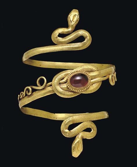 Ancient Greek Serpent Armband 4th-3rd century BC - Imgur Ancient Greek Jewelry, Ancient Jewels, Hellenistic Period, Bijoux Art Nouveau, Ancient Jewellery, Historical Jewellery, Egyptian Jewelry, Snake Jewelry, Snake Bracelet