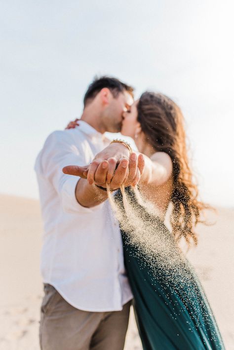 Engagement Photo Shoot Beach, Pre Wedding Photoshoot Beach, Engagement Pictures Beach, Couples Beach Photography, Shooting Couple, Couple Beach Pictures, Wedding Fotos, Couple Beach Photos, Beach Photo Session