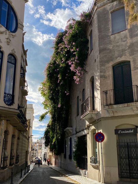 Sitges Spain Aesthetic, Spain Vacation Aesthetic, Around The World Aesthetic, Spain Summer Aesthetic, Barcelona Spain Aesthetic, Spain Life, Europe Travel Summer, Spain Vibes, Spain Aesthetics