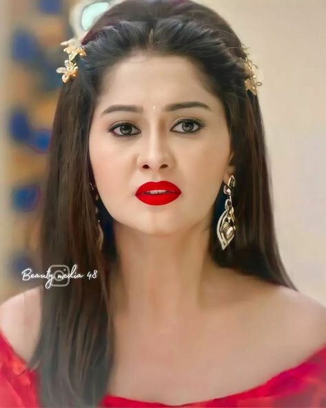 Kanchi Singh Yrkkh, Kanchi Singh, Heena Khan, High Ponytail Hairstyles, High Ponytail, High Ponytails, Ponytail Hairstyles, Blonde Girl, Beauty Make Up