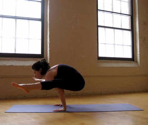 Firefly — Titibasana. This arm balance will tone your upper body and core, while also increasing flexibility in your hamstrings. To make this advanced pose even more challenging, see how straight you can make your arms. Saddlebag Workout, Yoga For Sciatica, Yoga Challenge Poses, Yoga World, Yoga Poses Advanced, Bridge Pose, Advanced Yoga, Relaxing Yoga, Popsugar Fitness