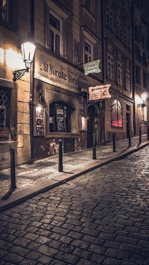 1800s City Aesthetic, London 1800 Aesthetic, Cobblestone Aesthetic, Victorian London Aesthetic, 1800 Aesthetic, London 1800, Victorian Era Aesthetic, City Streets Photography, Dark Street