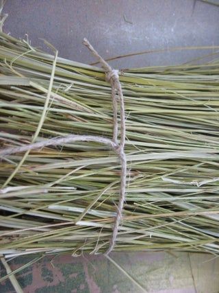 Make A Witches Broom, Making Brooms, Broom Making, Witches Brooms, Scarecrows For Garden, Diy Witch, Broom Corn, Roofing Nails, Witches Hats